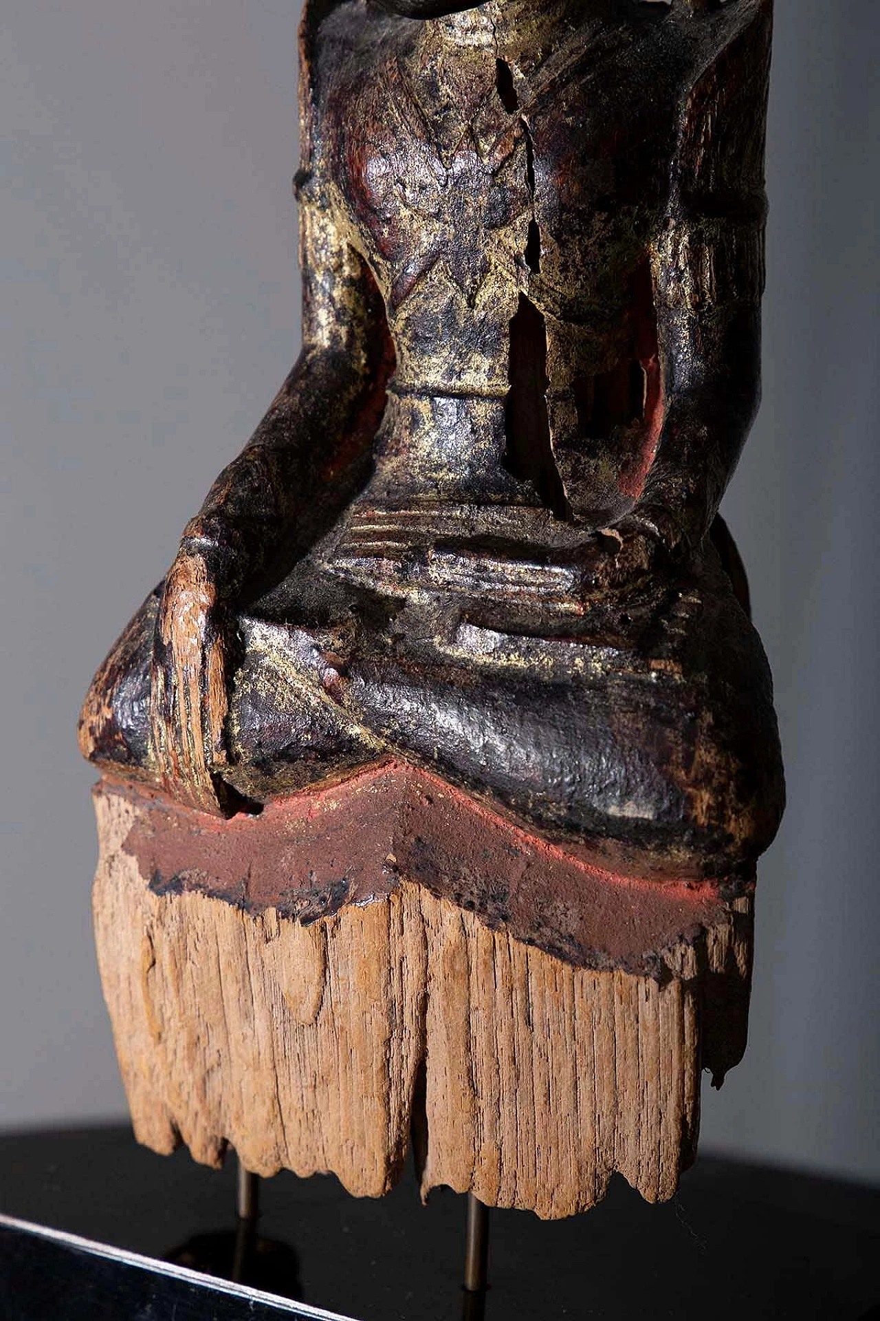 Scultura in legno laccato di Buddha Shakyamuni Laos, metà '700 4