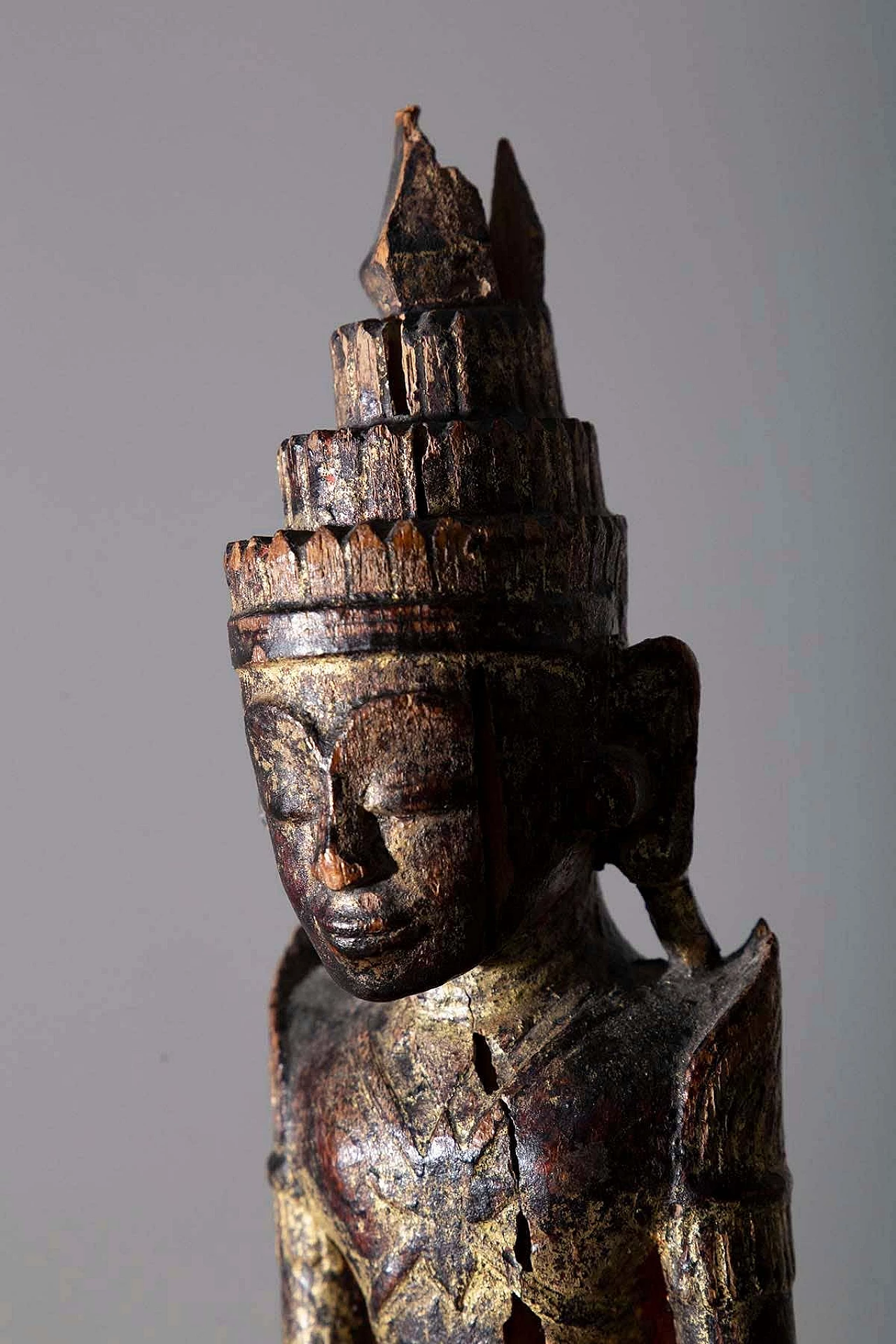 Lacquered wood sculpture of Buddha Shakyamuni Laos, mid-18th century 8