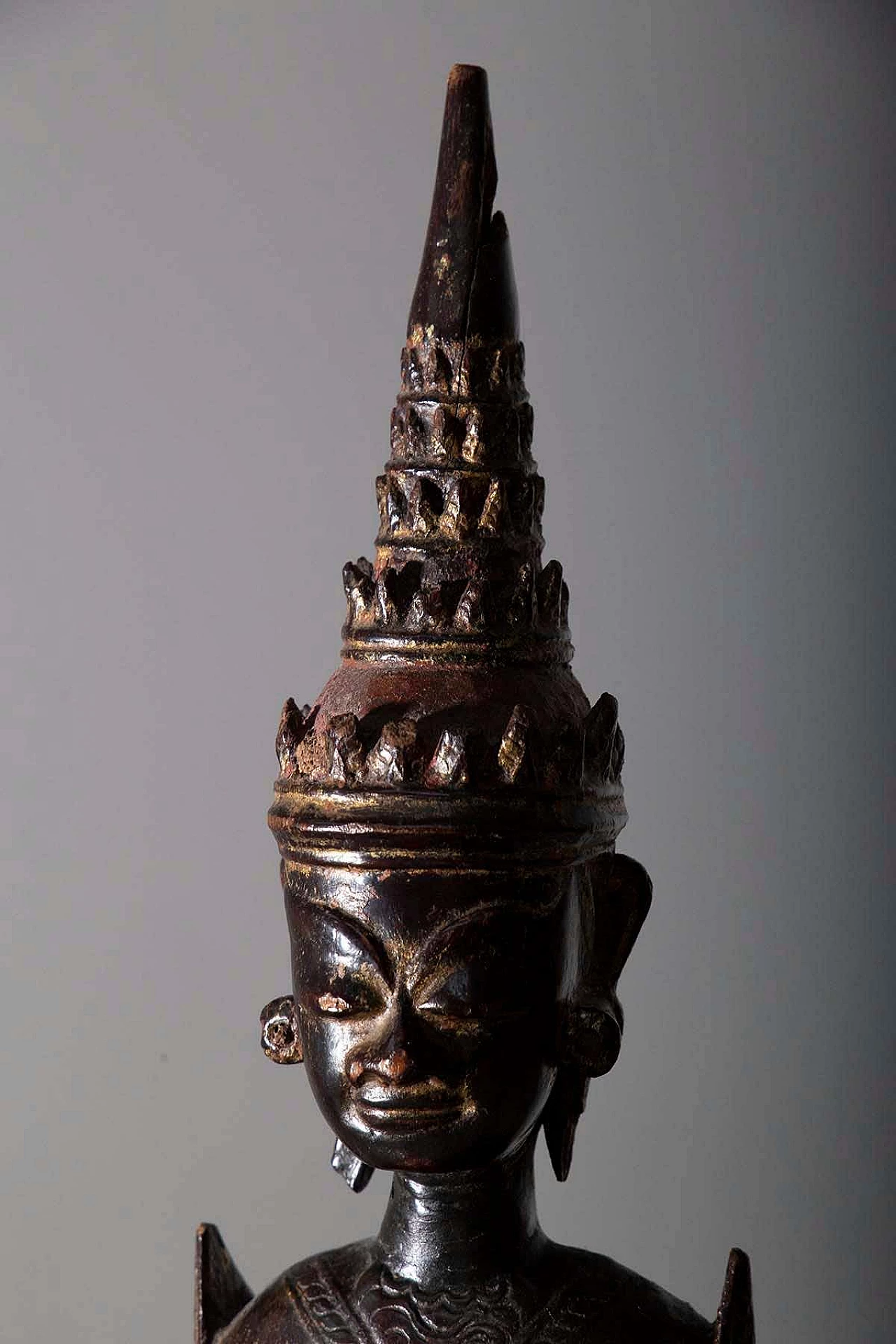 Thai wooden sculpture depicting Buddha Mun, 19th century 4