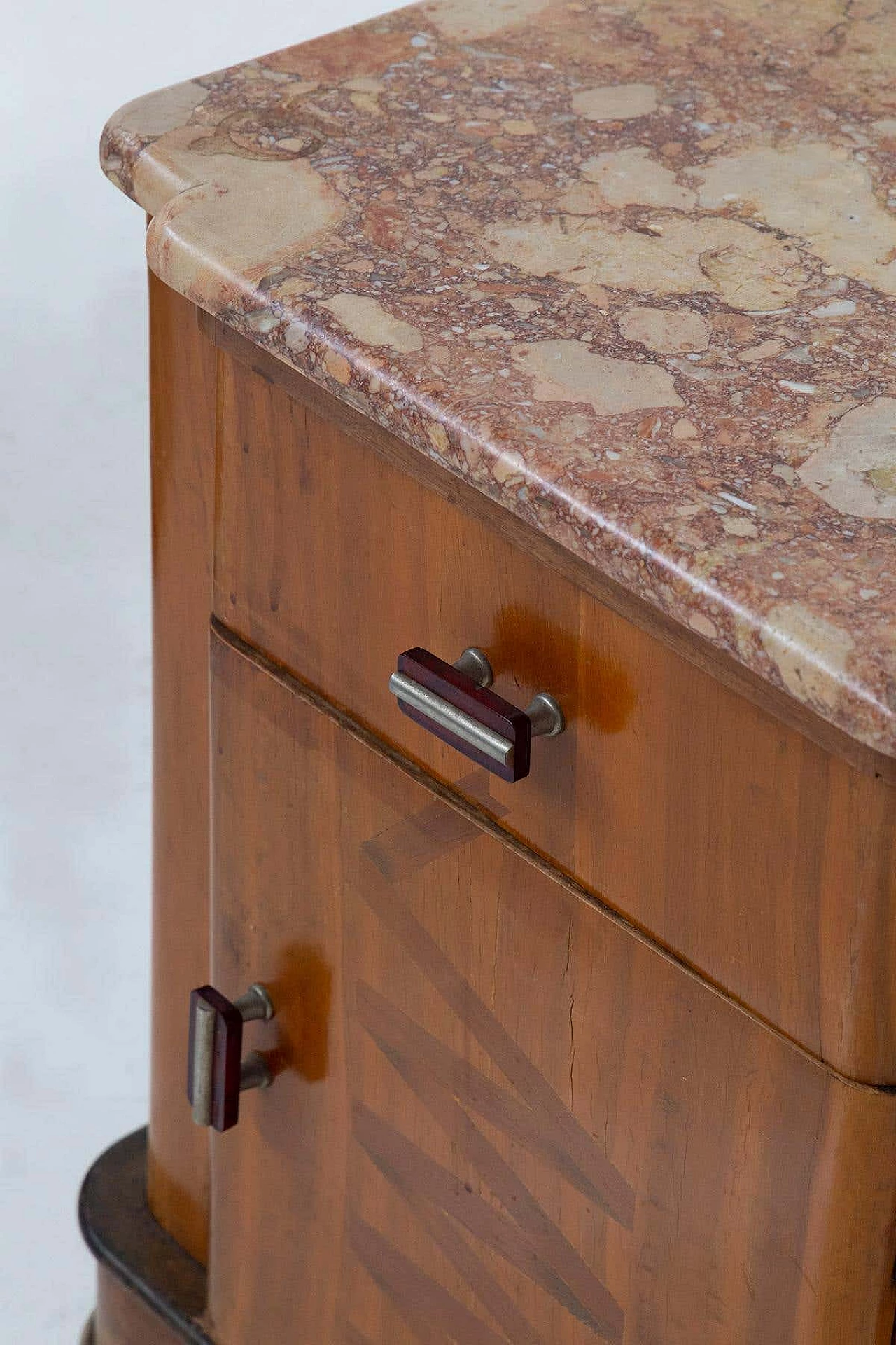 Pair of futurist marble and wood nightstands, 1910s 4