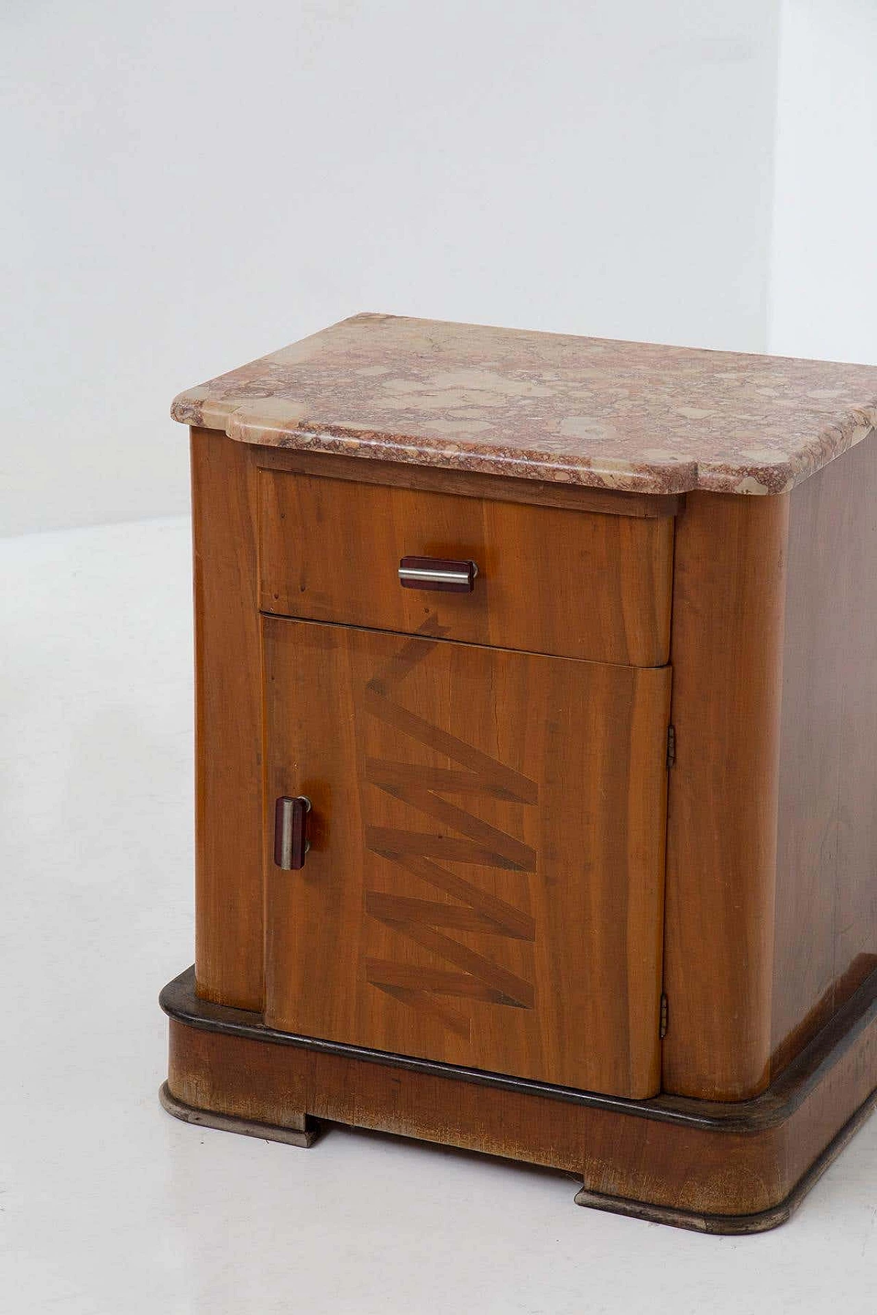 Pair of futurist marble and wood nightstands, 1910s 5