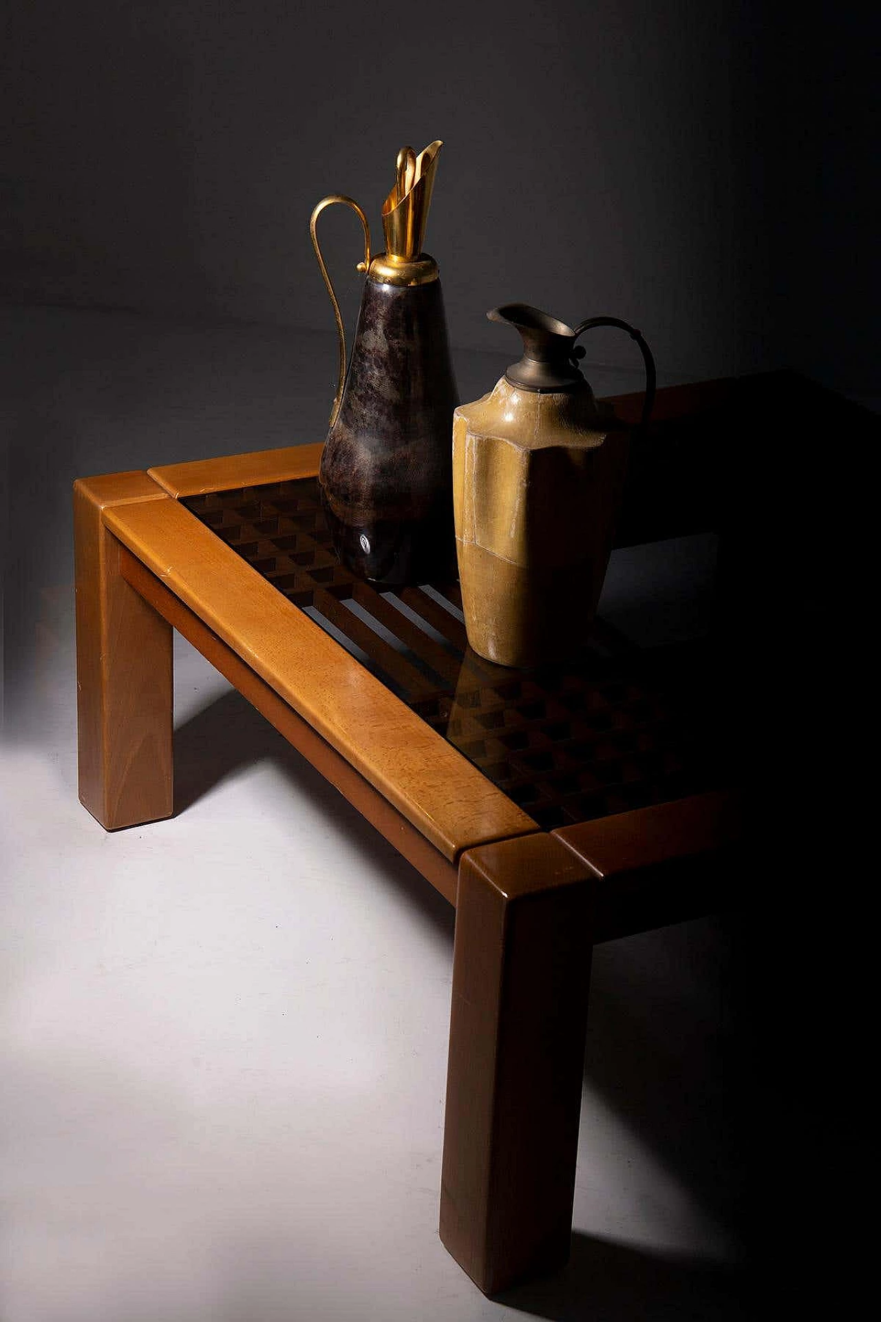 Tavolino in legno e vetro fumè di Ettore Sottsass per Santambrogio & De Berti, anni '60 4