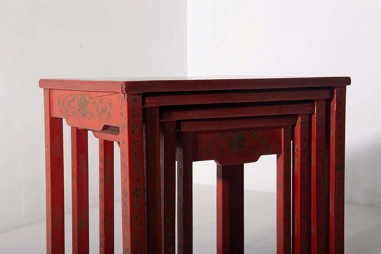 4 Chinese nesting coffee tables in red lacquered wood, late 19th century 11