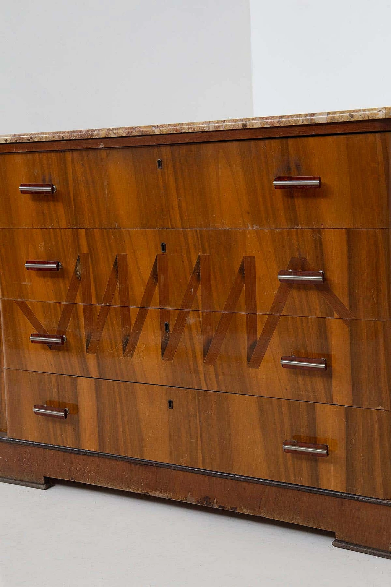 Futurist wooden chest of drawers with marble top and iconographic inlay, 1910s 9
