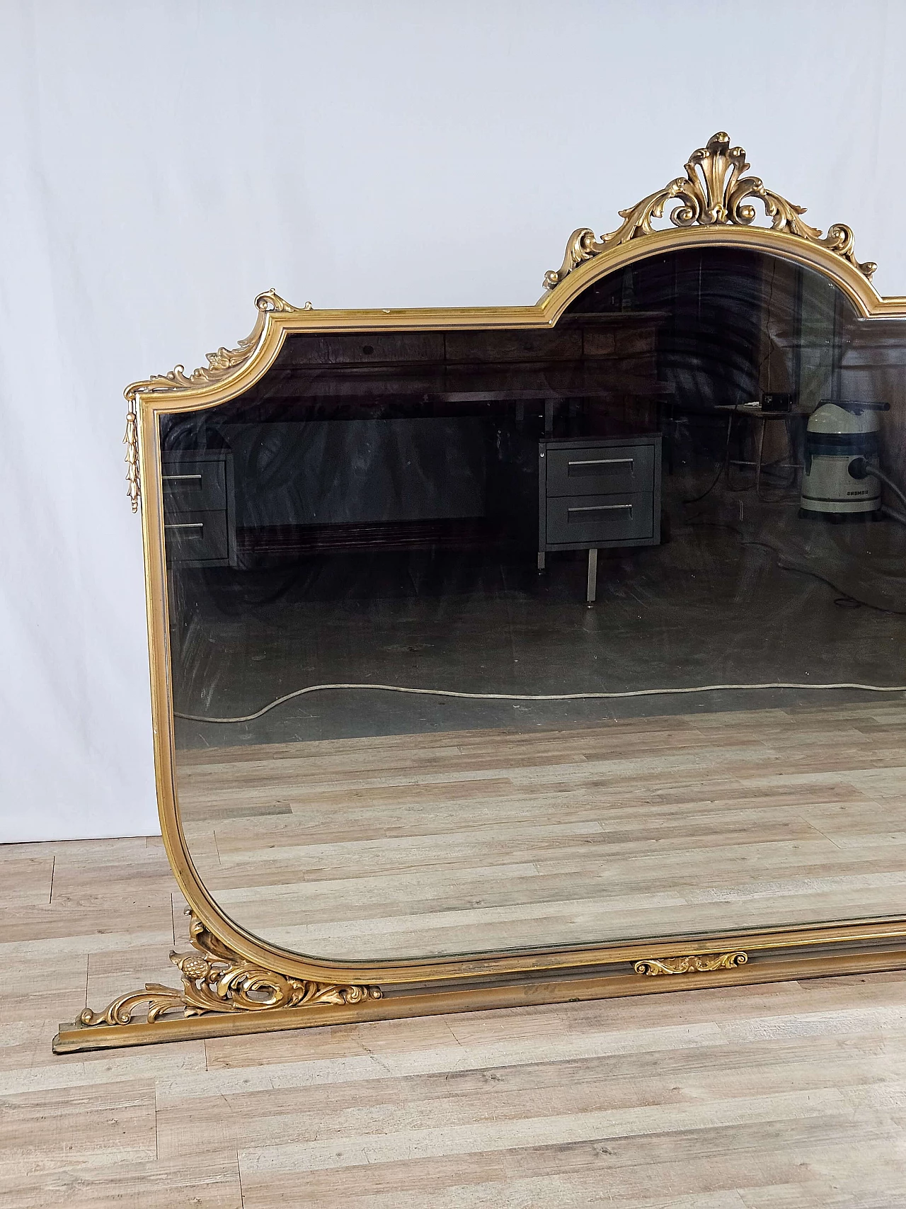 Carved and gold lacquered wood mirror, 1960s 2