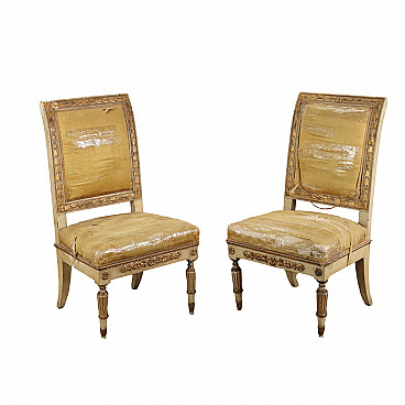 Coppia di sedie Neoclassiche in legno intagliato e laccato avorio e dorato, inizio '800