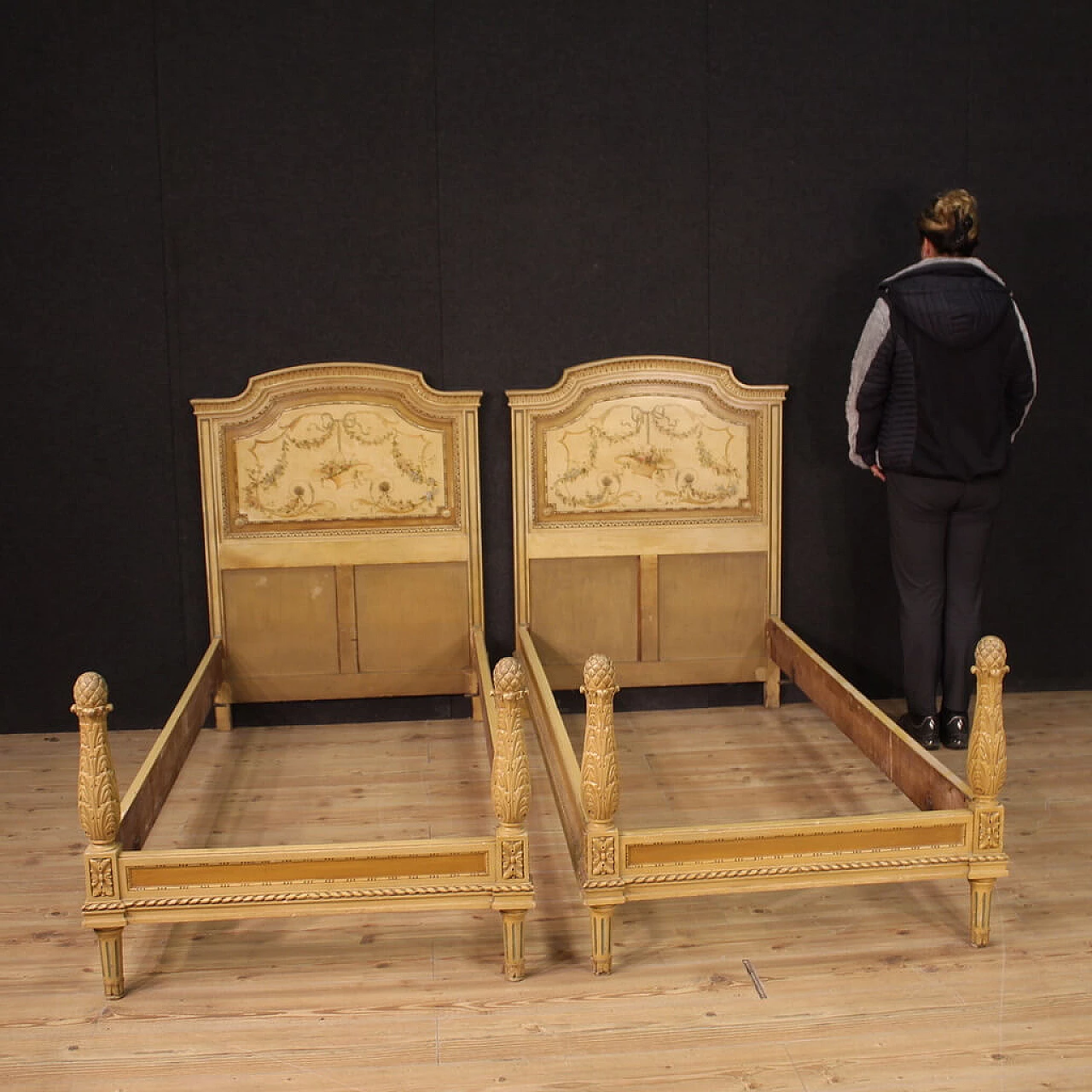 Pair of lacquered wooden beds in Louis XVI style, 1960s 3