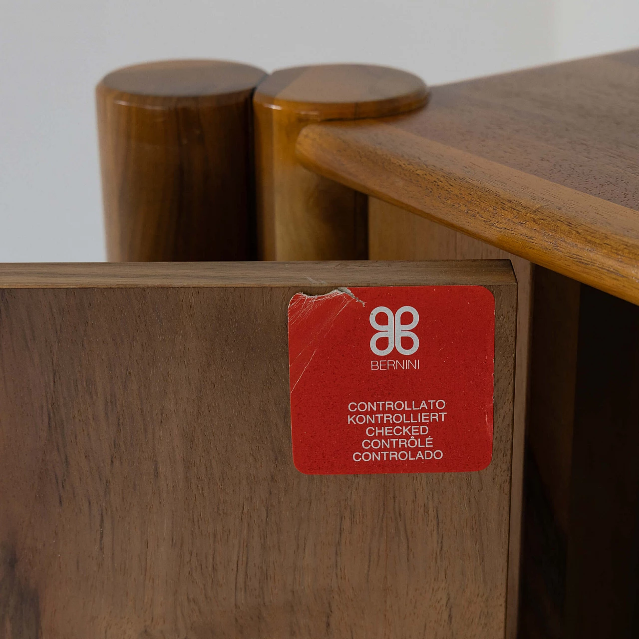 Credenza Scuderia in noce di Carlo Scarpa per Bernini, anni '70 3