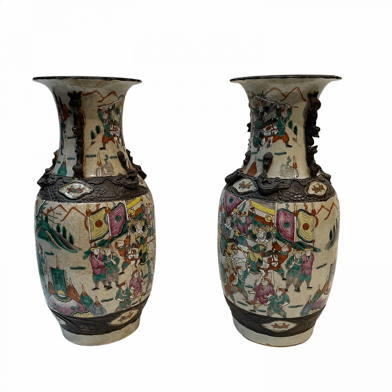 Pair of Chinese ceramic vases with war scenes and wooden details, 1920s 11