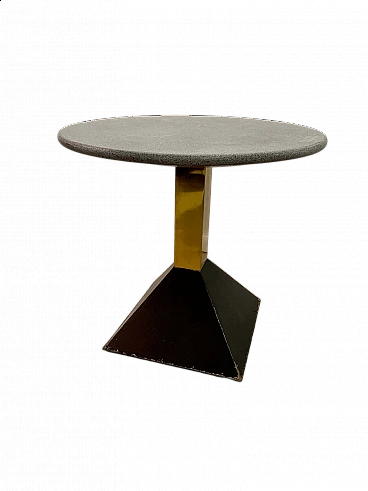 Tavolino in ottone, metallo laccato nero e granito, anni '80