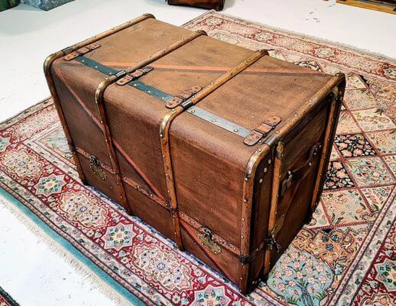Six-drawer travel trunk, 1940s 1