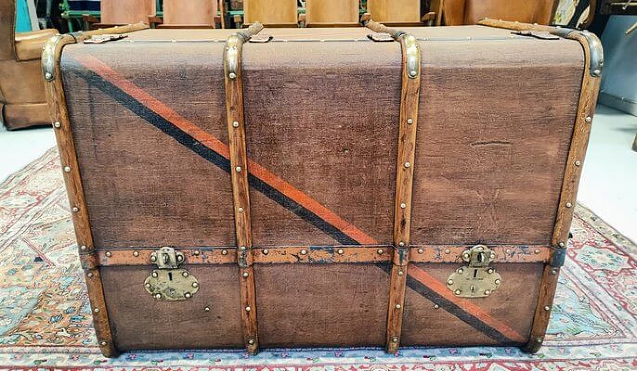 Six-drawer travel trunk, 1940s 6