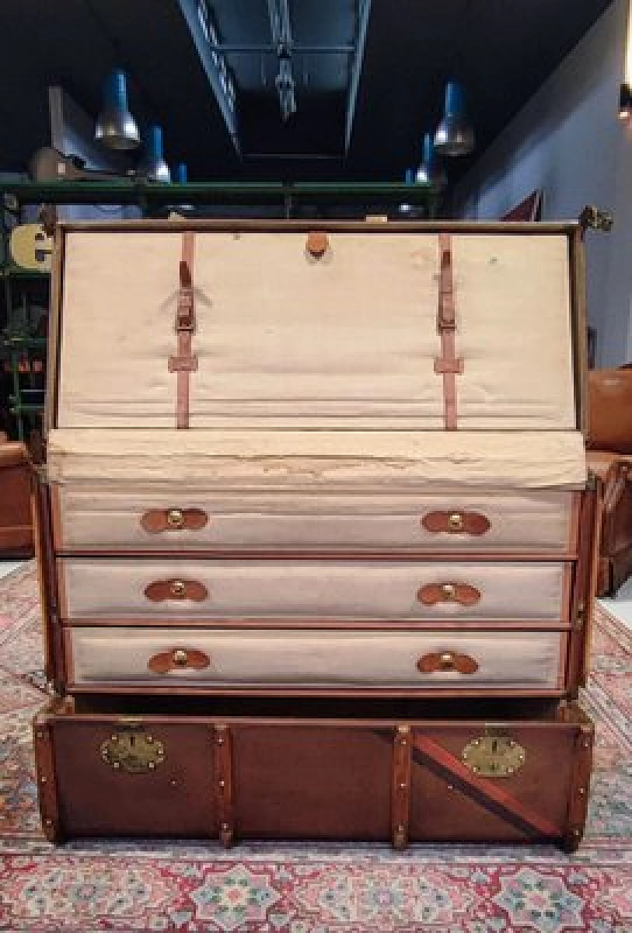 Six-drawer travel trunk, 1940s 8