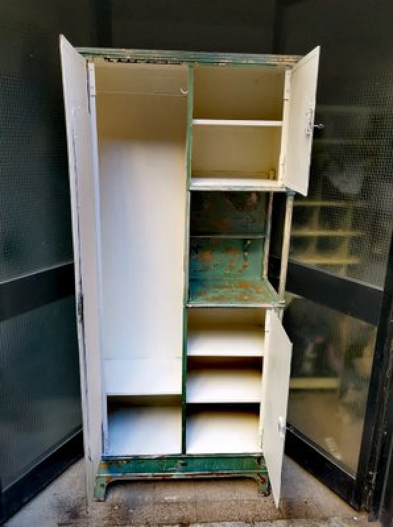 Armadio in ferro, anni '30 9