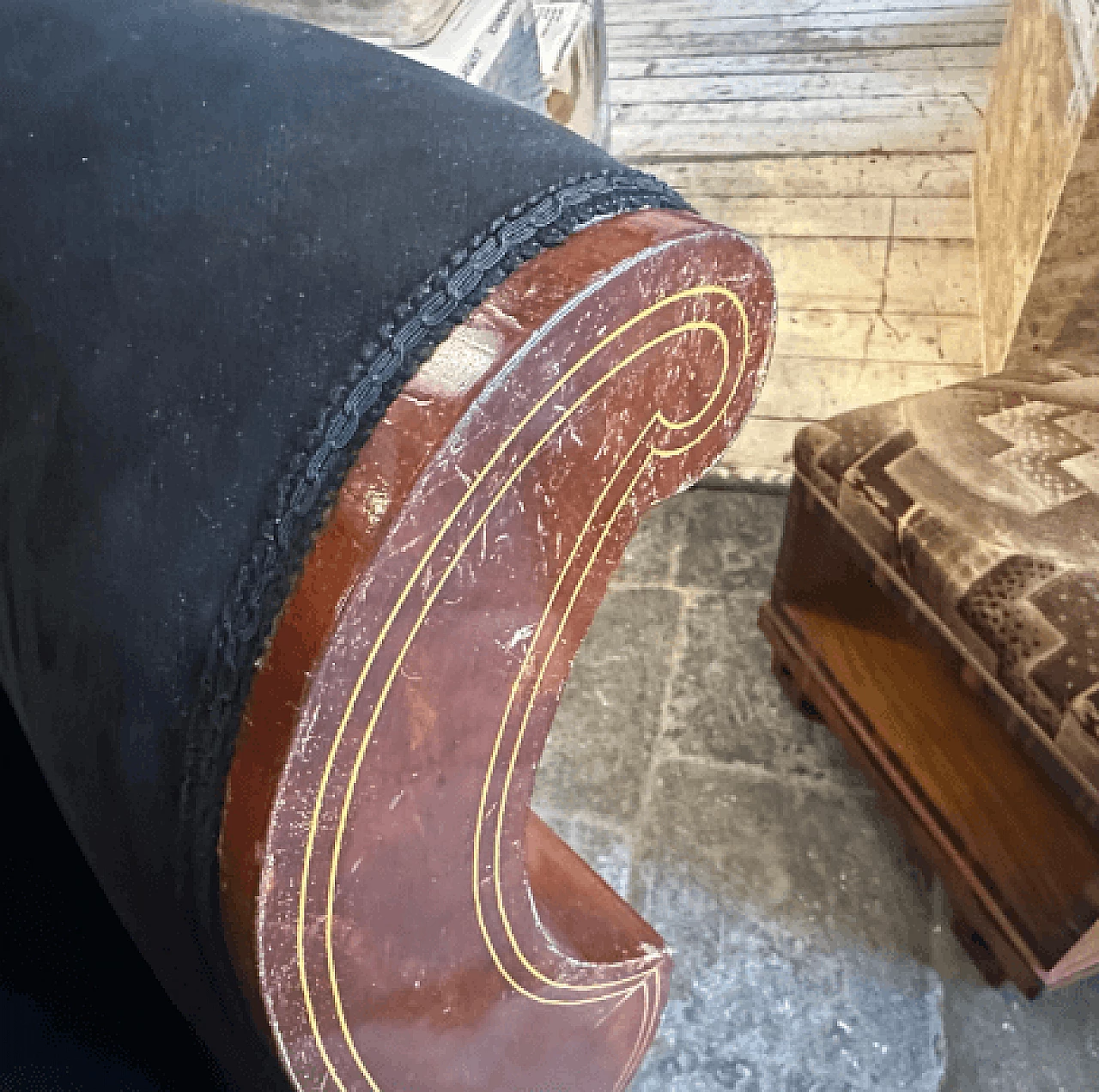 Divano Carlo X siciliano in legno intarsiato e velluto, metà '800 13