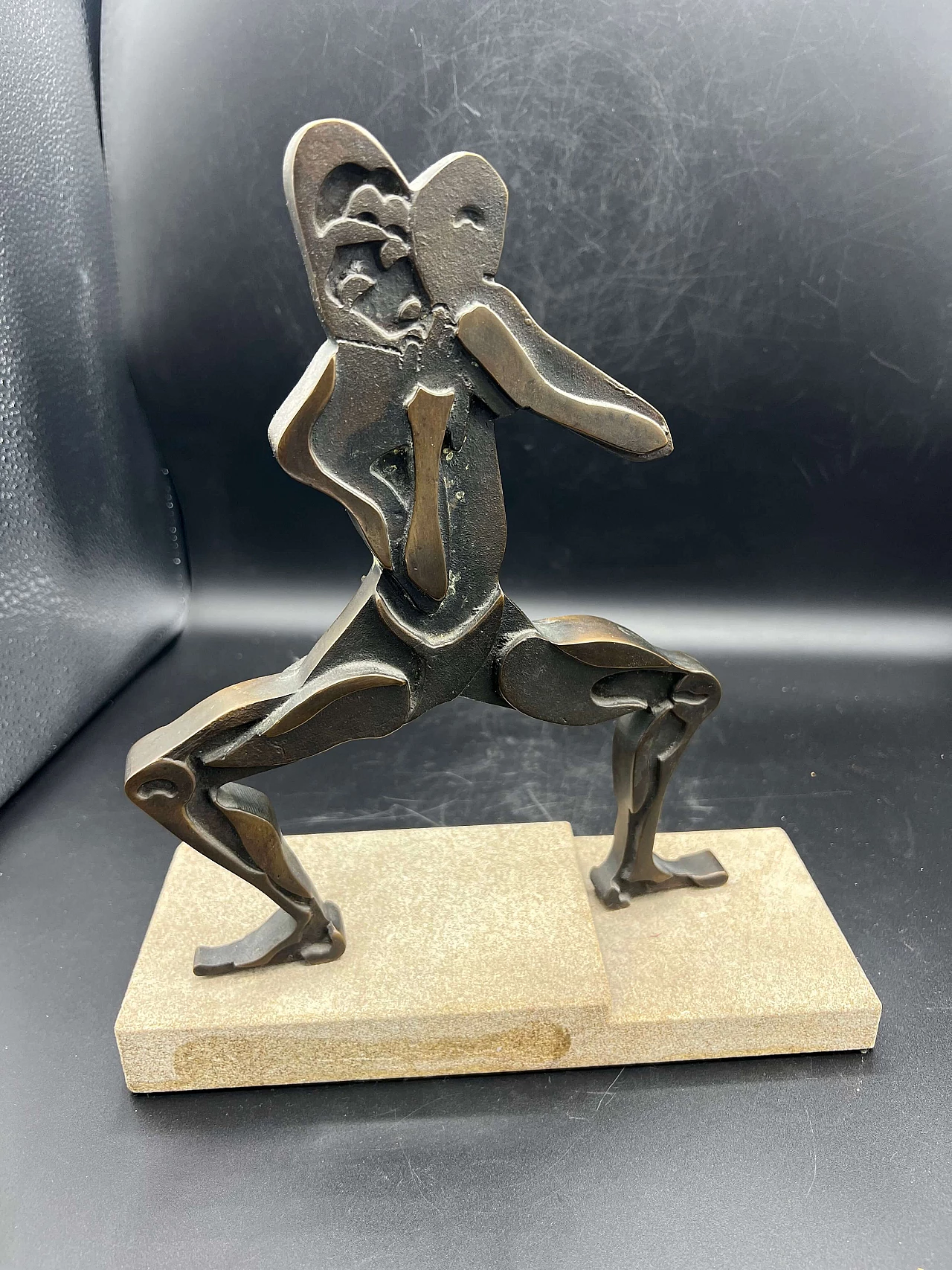 Felix De Cavero, Panni, scultura in bronzo, anni '70 1