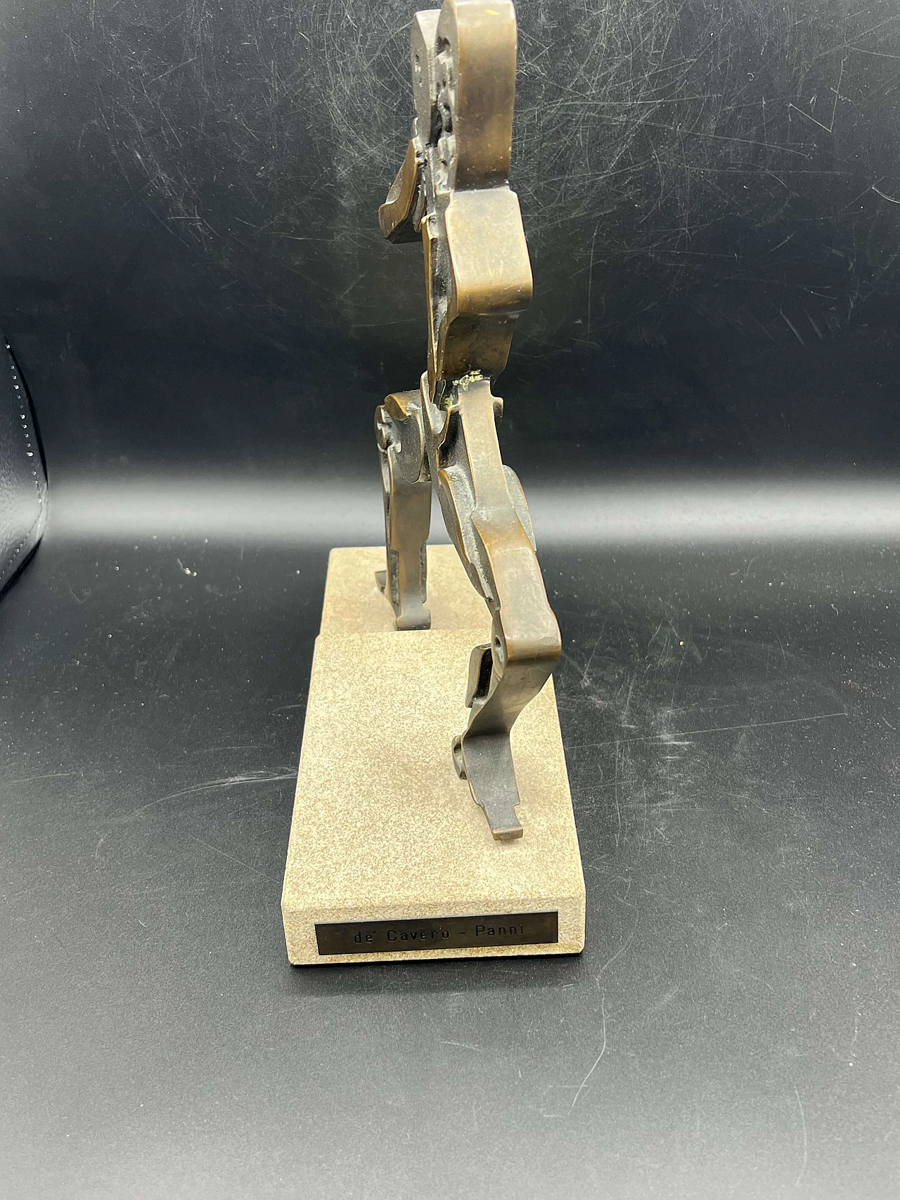 Felix De Cavero, Panni, scultura in bronzo, anni '70 5