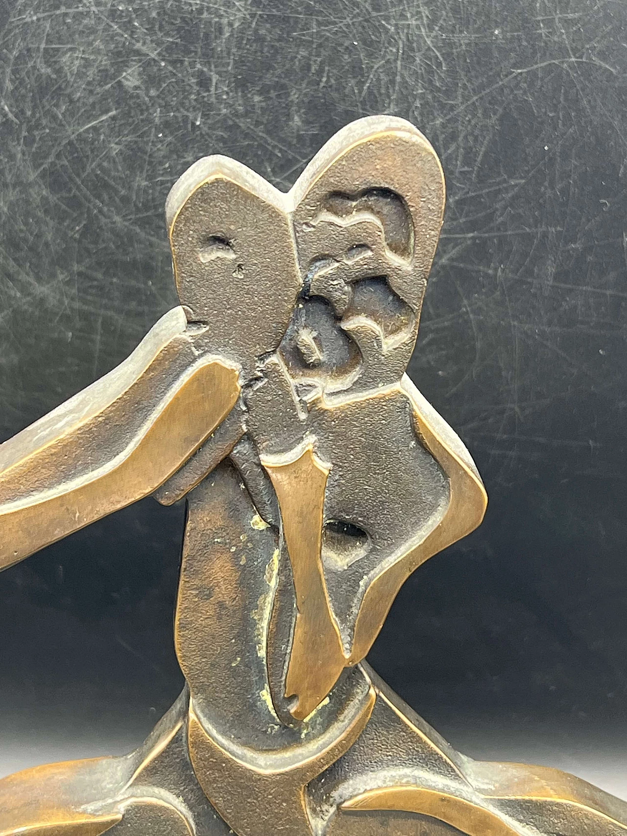 Felix De Cavero, Panni, scultura in bronzo, anni '70 8