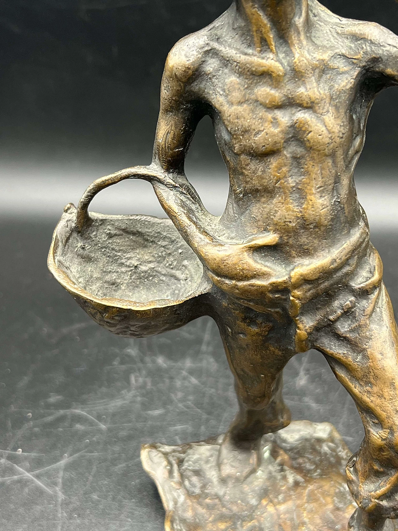 Roberto Fontana, Contadinello, scultura in bronzo 4