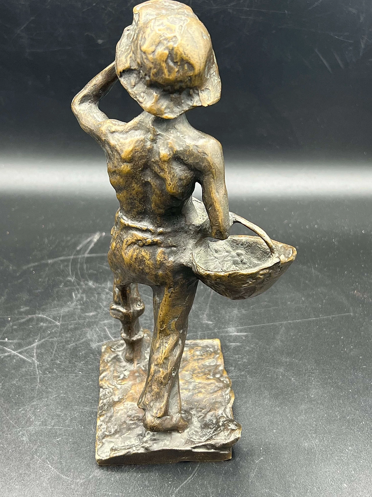 Roberto Fontana, Contadinello, scultura in bronzo 6