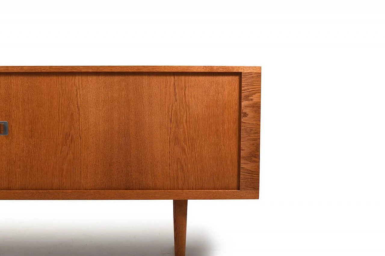 RY25 oak sideboard by Hans J. Wegner for Ry Møbler, 1950s 8