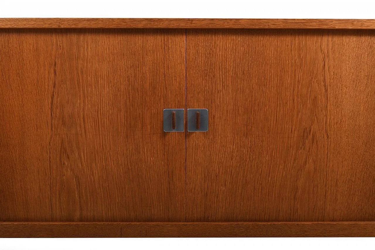 RY25 oak sideboard by Hans J. Wegner for Ry Møbler, 1950s 9