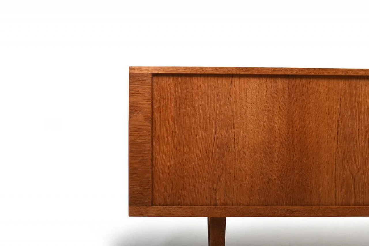 Credenza RY25 in rovere di Hans J. Wegner per Ry Møbler, anni '50 11