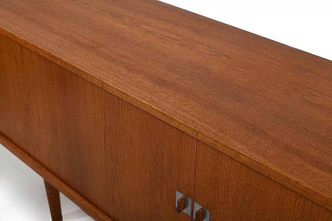 RY25 oak sideboard by Hans J. Wegner for Ry Møbler, 1950s 12