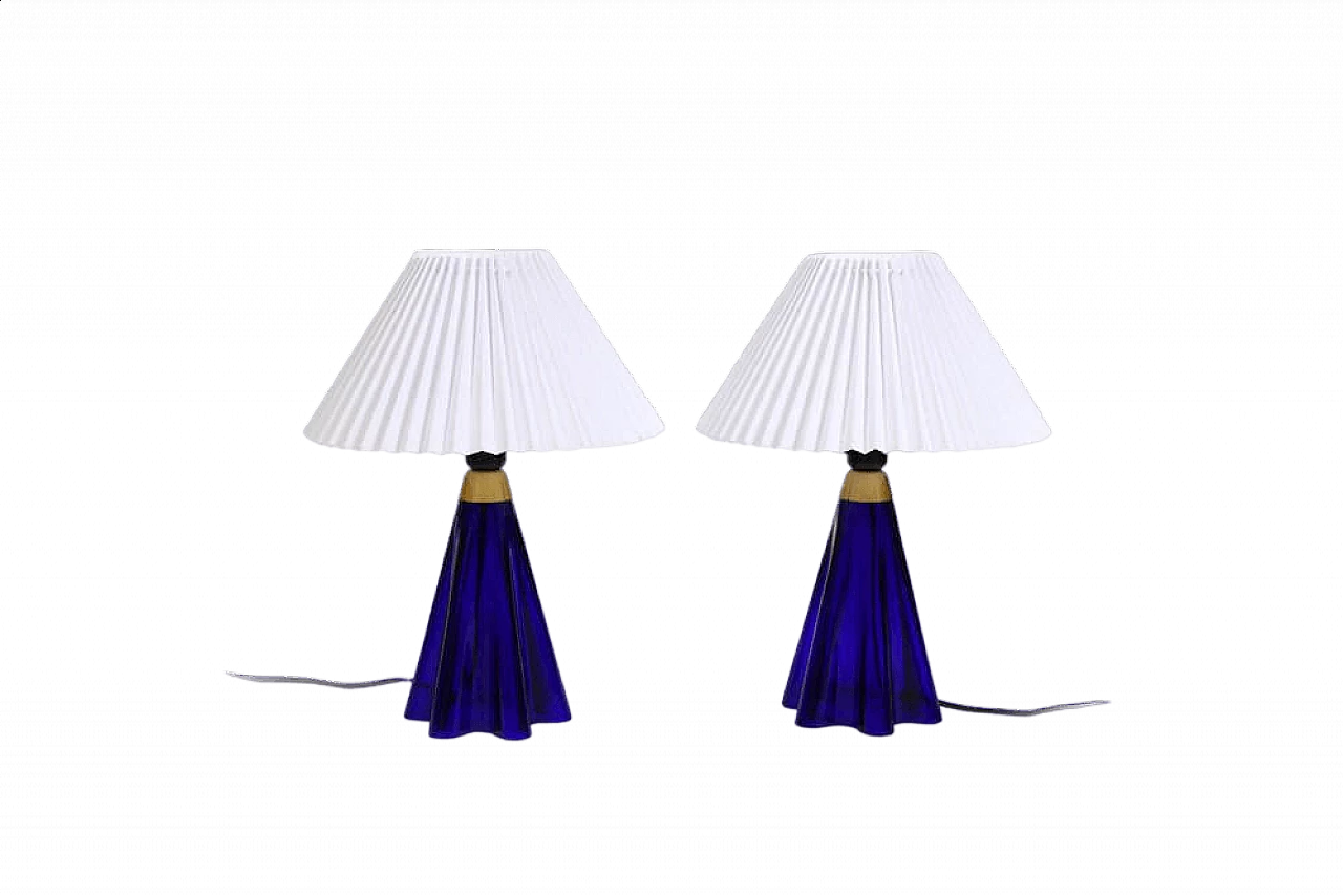 Coppia di lampade da tavolo 304 in vetro blu di Le Klint, anni '70 10