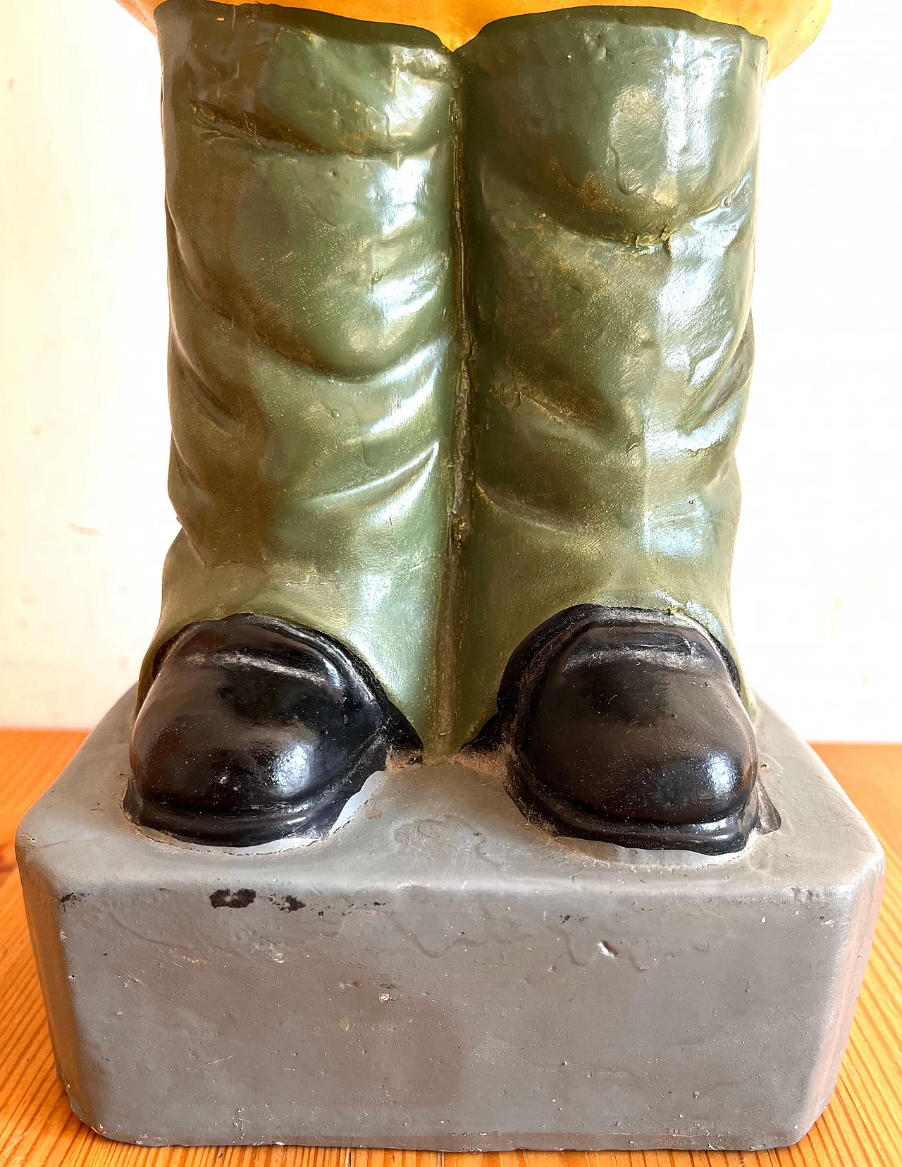 Scultura di maggiordomo in ceramica, anni '60 7