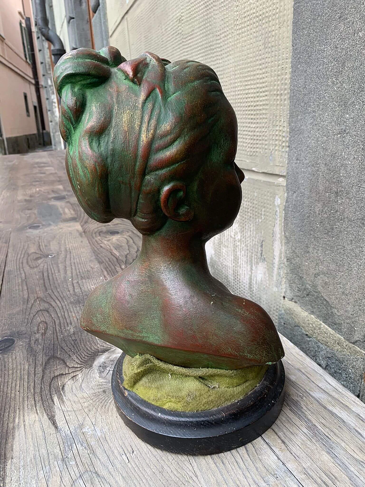 Scultura di busto femminile in terracotta patinata bronzo 1