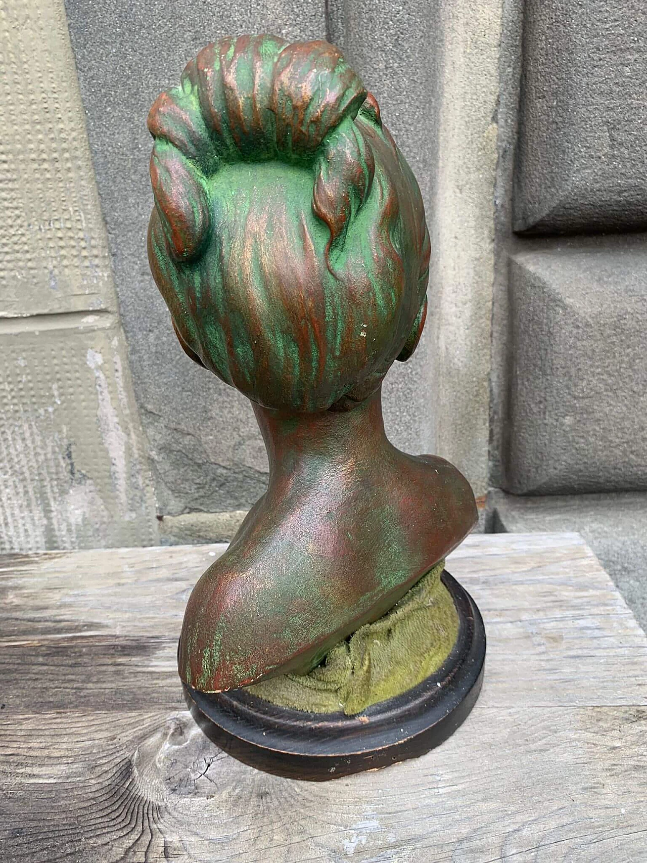 Scultura di busto femminile in terracotta patinata bronzo 2
