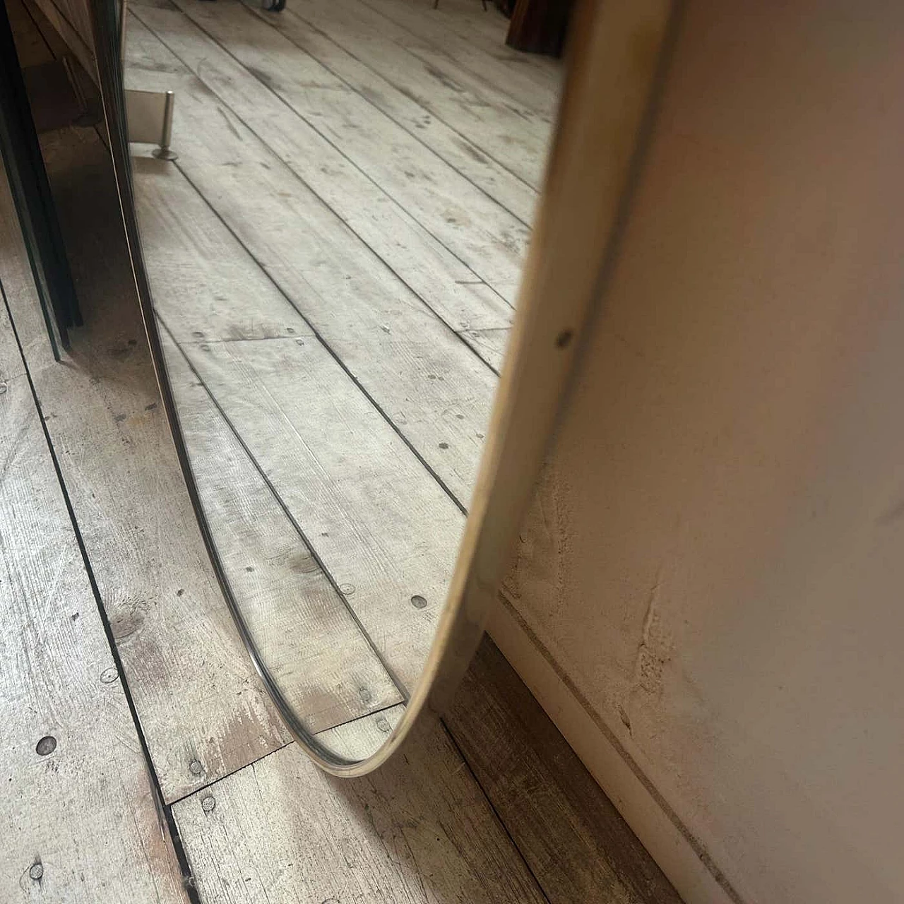 Specchio da parete a forma di scudo in ottone in stile Gio Ponti, anni '50 5