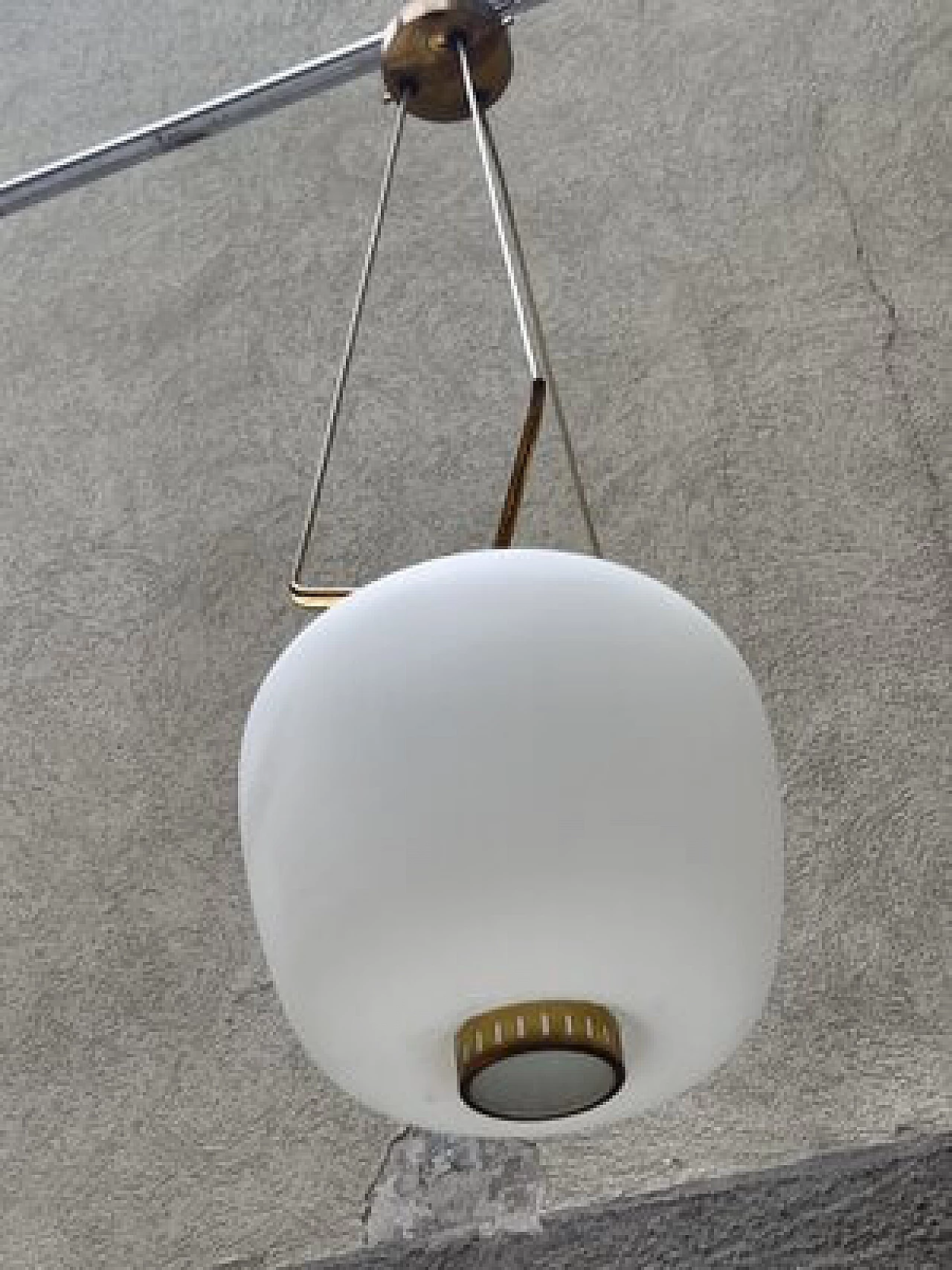 Lampadario in vetro opalino satinato di Stilnovo, anni '50 2