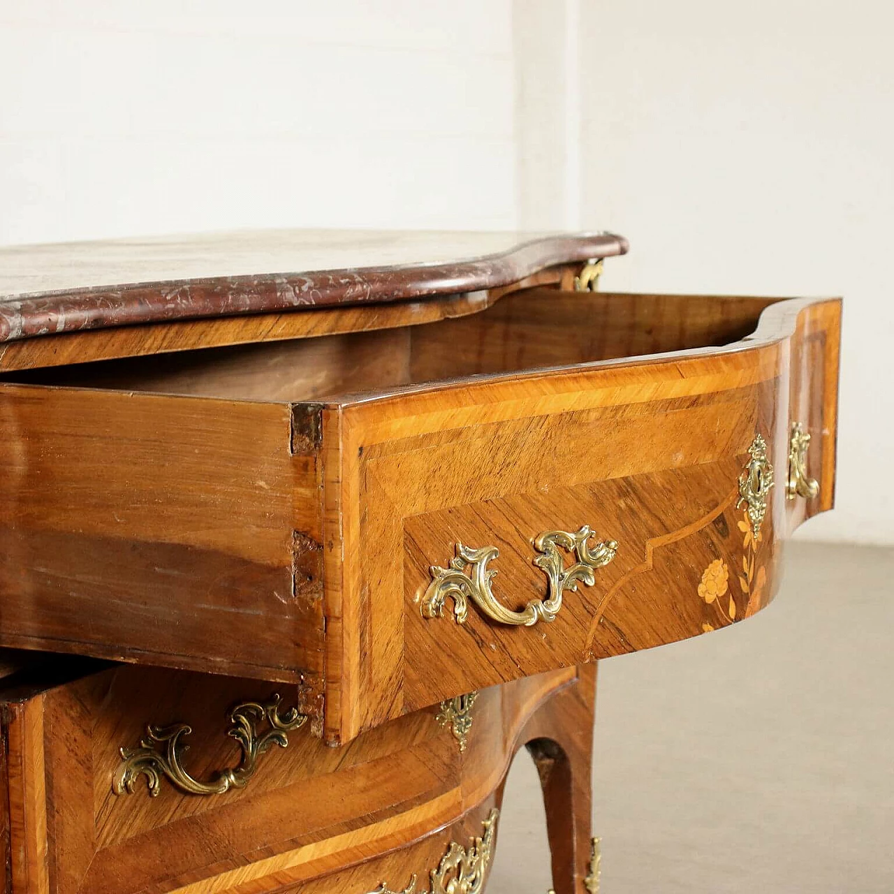 Rococo rosewood dresser with bronze and red marble elements, 18th century 5
