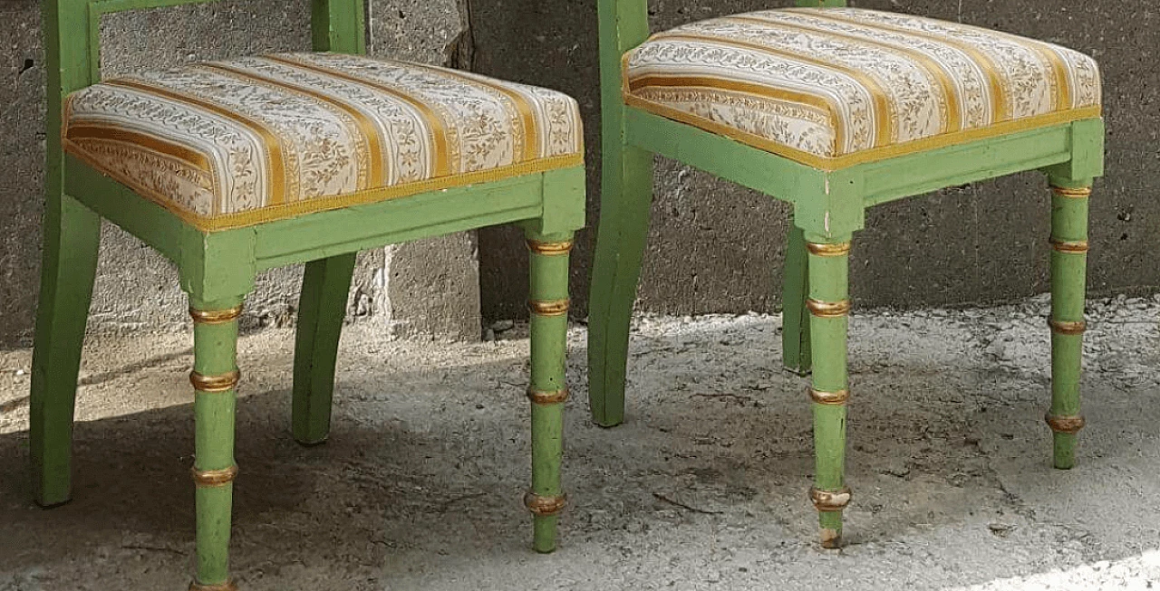 Coppia di sedie in legno laccato verde e dorato, seconda metà dell'800 3
