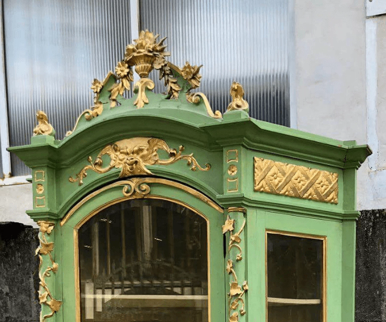 Green lacquered and gilded wood glass cabinet, second half of the 19th century 3