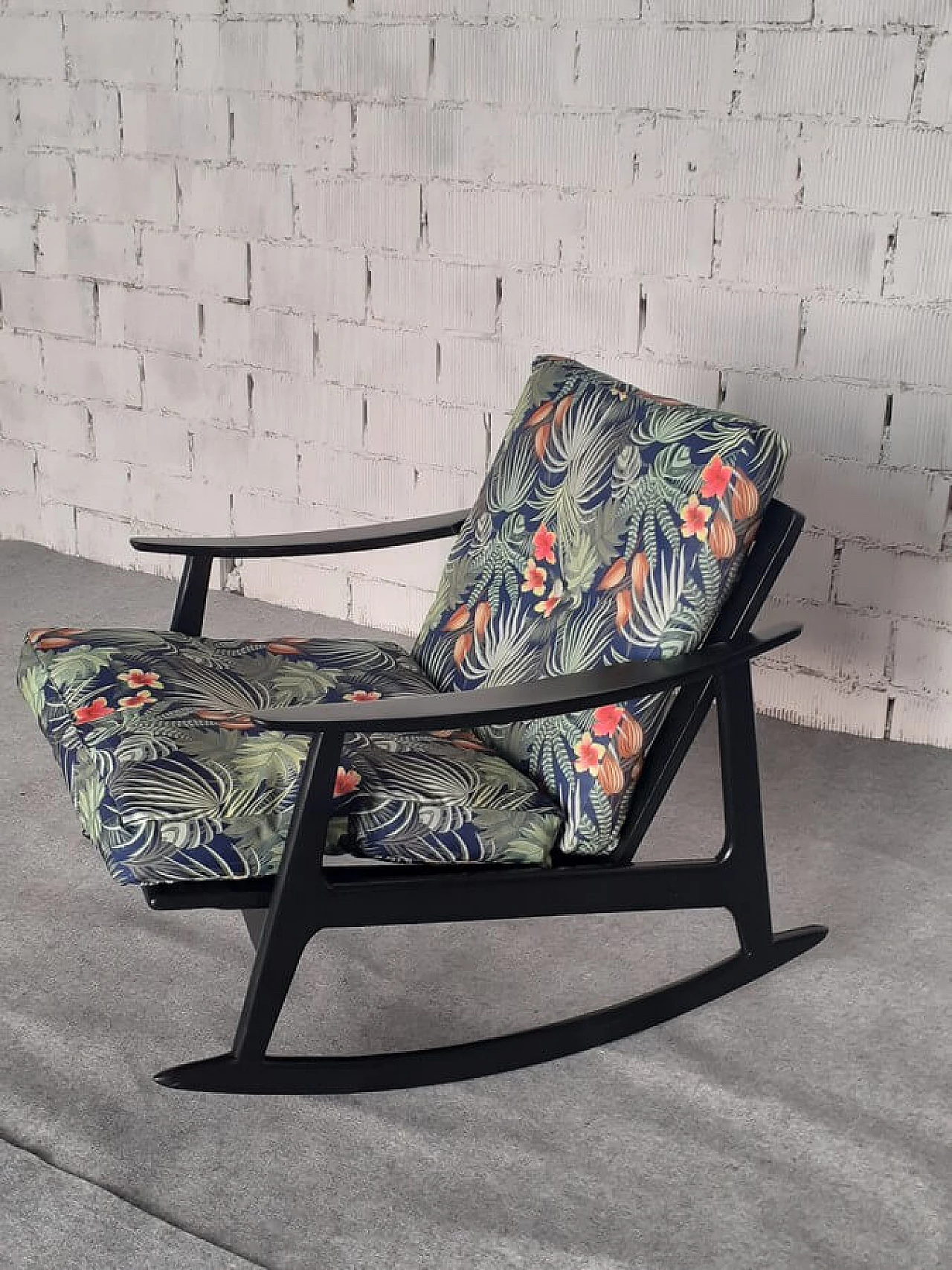 Wood and floral fabric rocking chair, 1950s 3