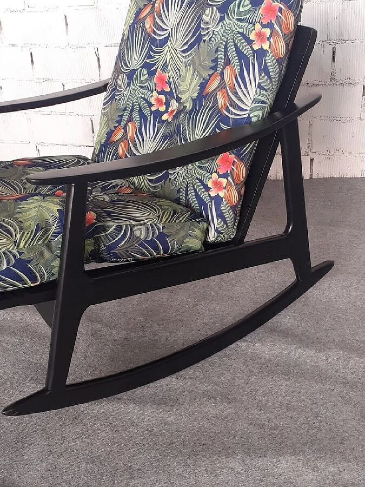 Wood and floral fabric rocking chair, 1950s 5