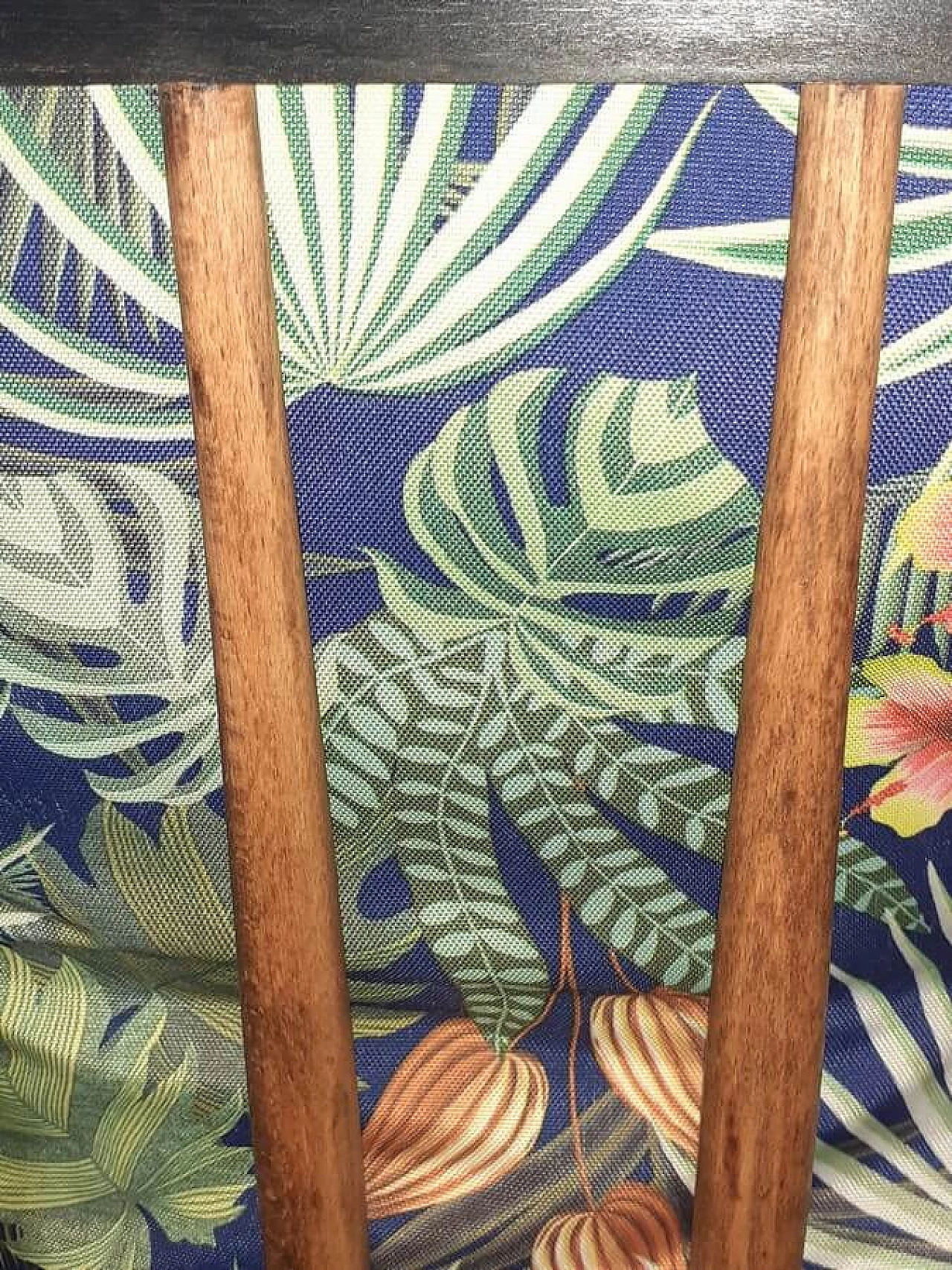 Sedia a dondolo in legno e tessuto floreale, anni '50 13