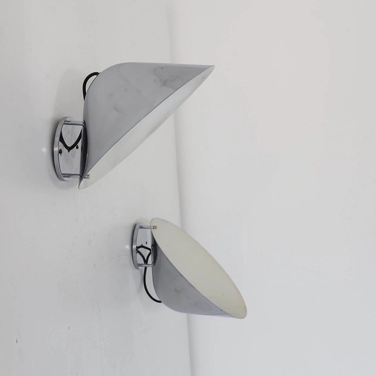 Coppia di lampade da parete in metallo cromato, anni '70 9