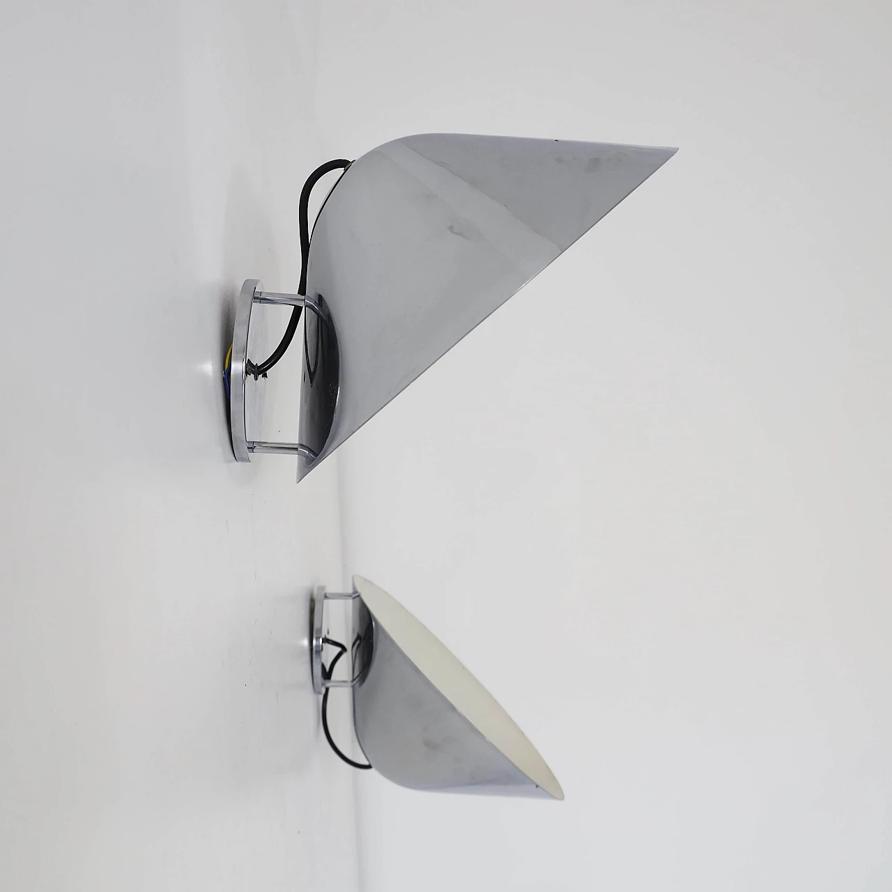 Coppia di lampade da parete in metallo cromato, anni '70 11