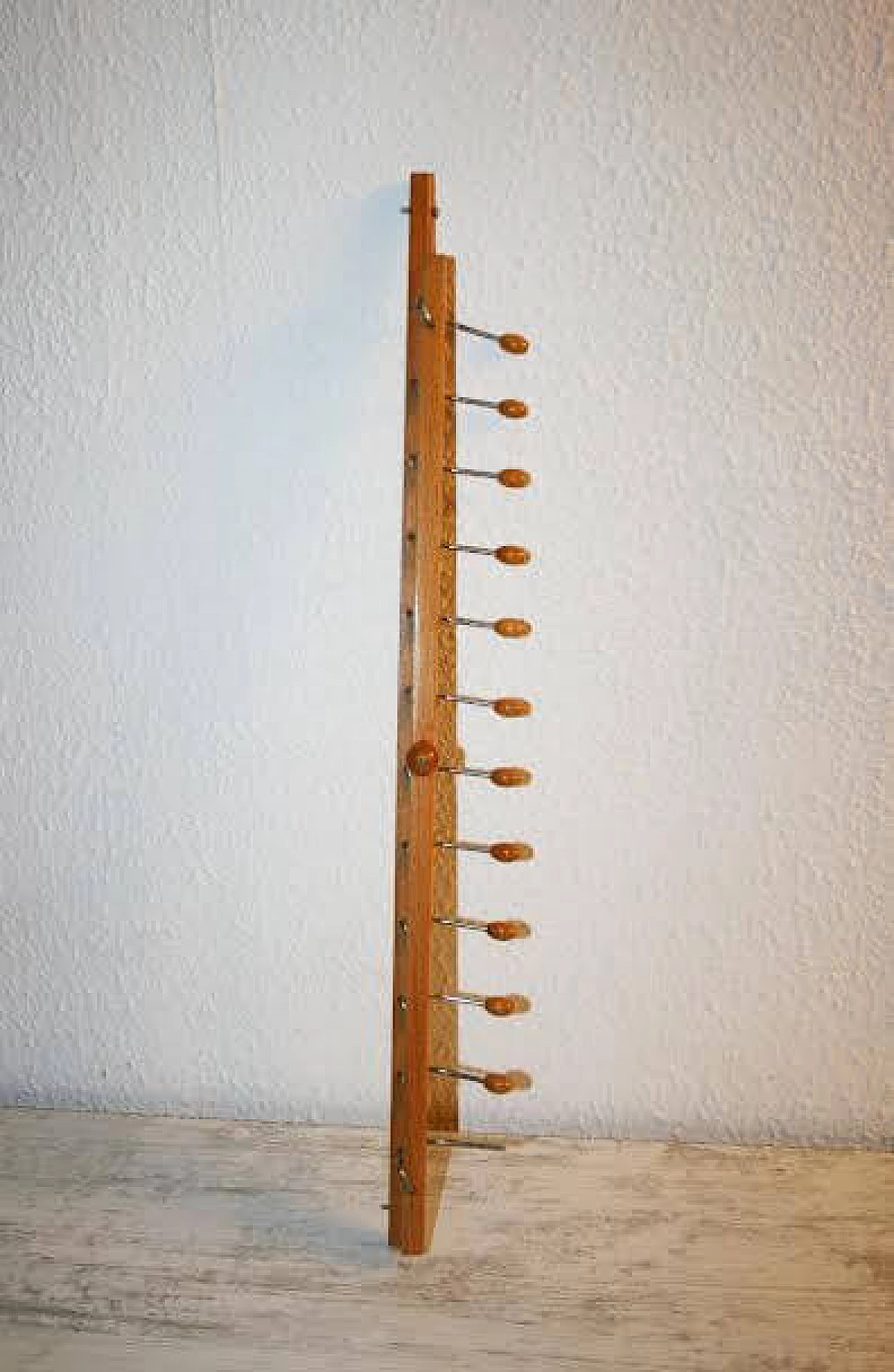 Porta cravatte e cinture pieghevole in legno e metallo di Fratelli Reguitti, anni '50 2