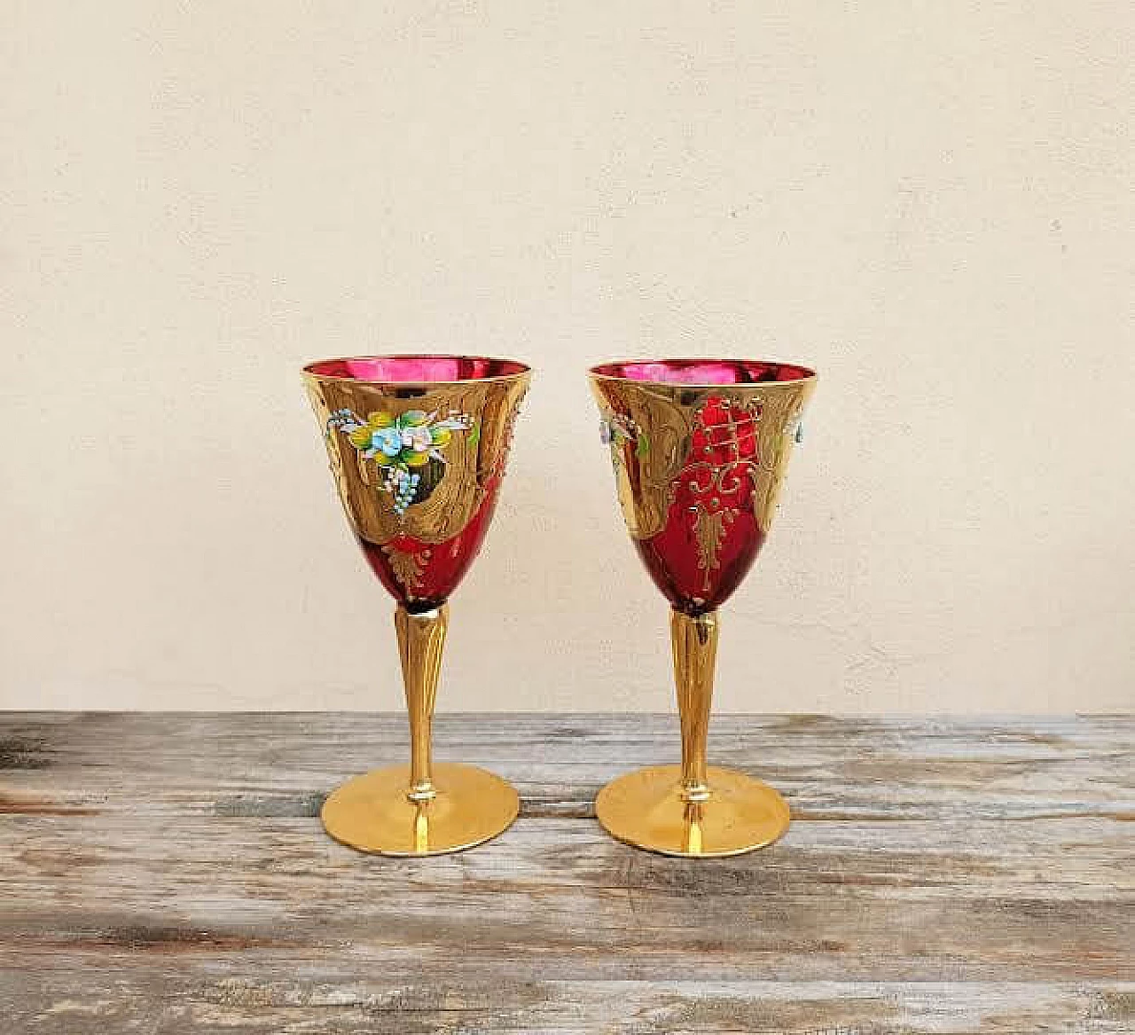 6 Ruby red and 24 carat gold Murano glass wine glasses by Tre Fuochi, 1960s 6