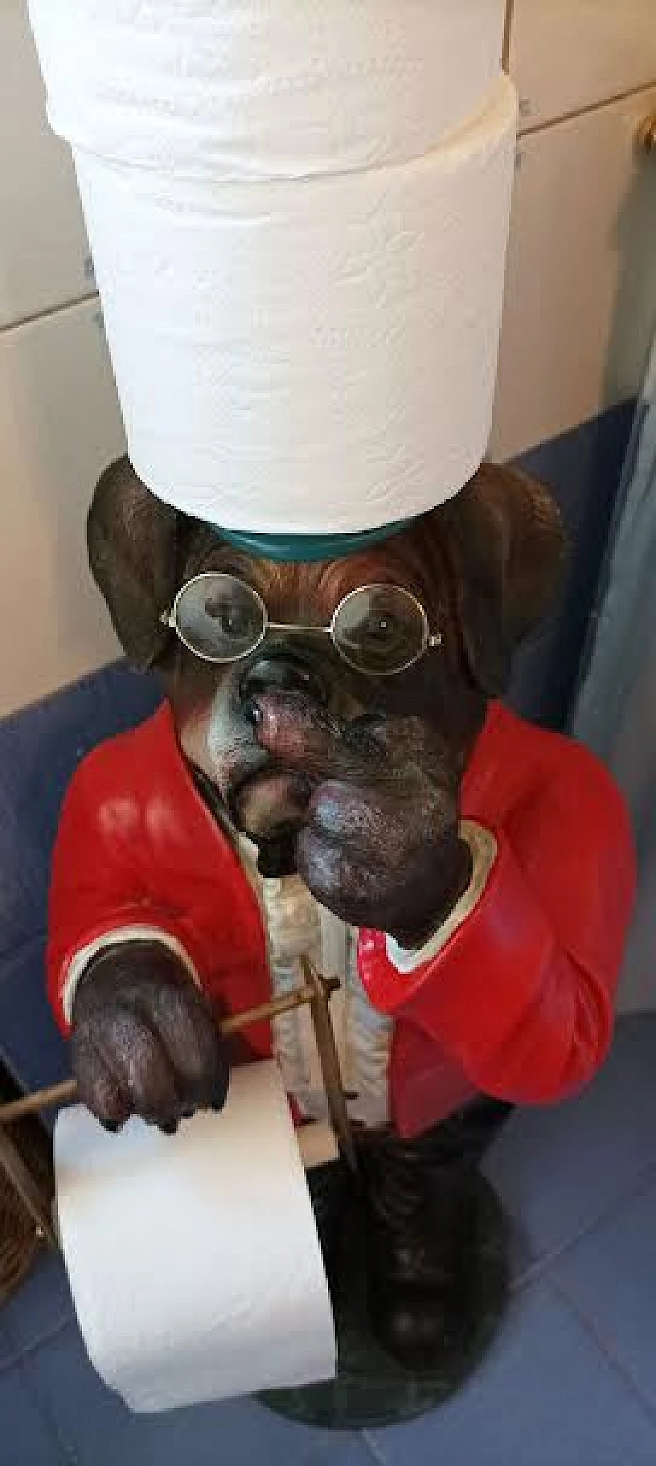 Resin boxer dog-shaped toilet paper holder, 1980s 4