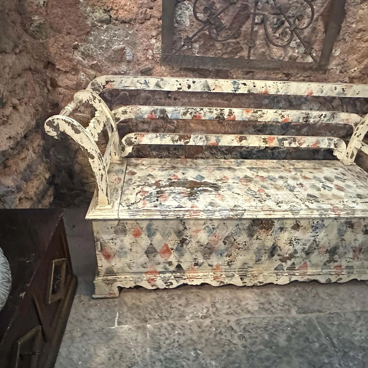 Cassapanca siciliana in legno di abete laccato, '800 10