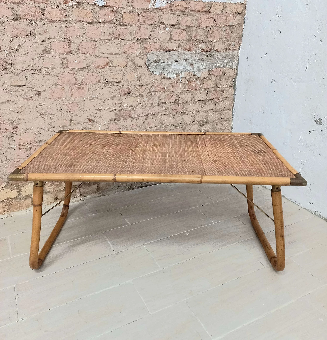Tavolino pieghevole in legno, bambù e ottone, anni '70 1