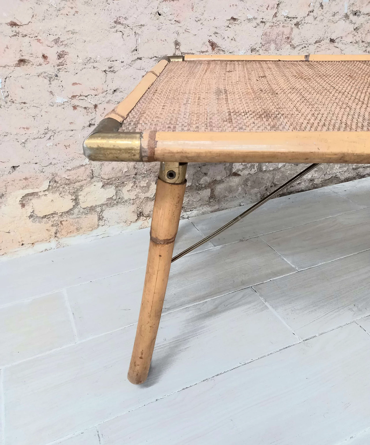 Tavolino pieghevole in legno, bambù e ottone, anni '70 2
