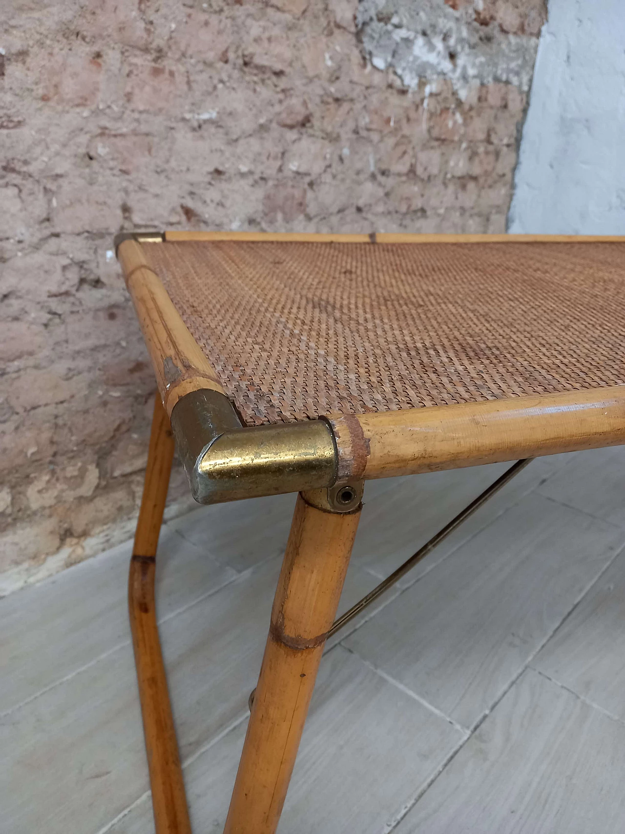 Tavolino pieghevole in legno, bambù e ottone, anni '70 7