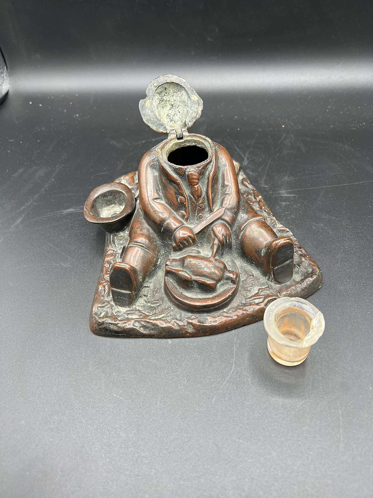 Daniel Lambert, Fat Man, sculptural bronze inkwell, 1870 3